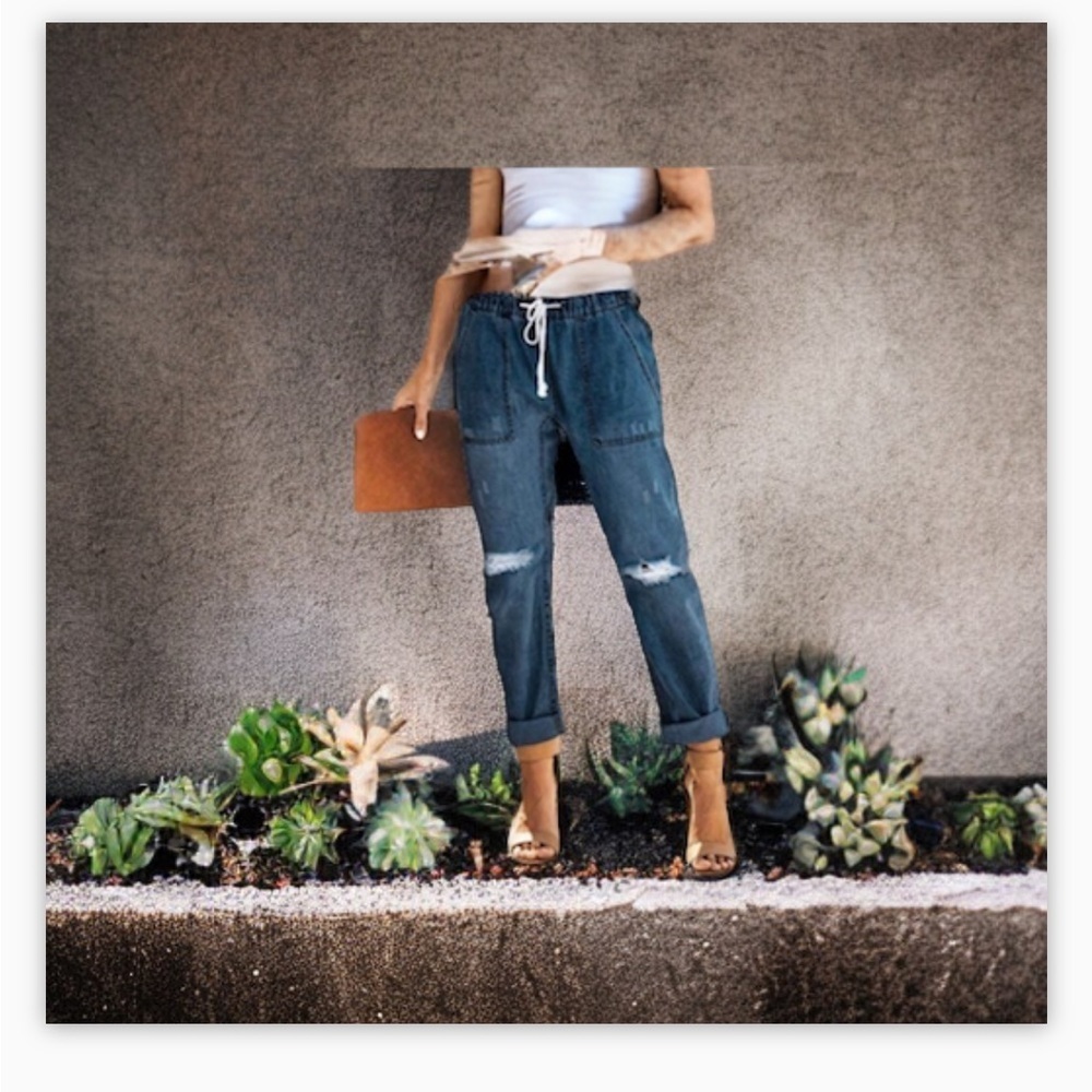 Distressed Boyfriend Jean—Drawstring waist-Slouchy-Boutique Brand Sz 6- 🍂​